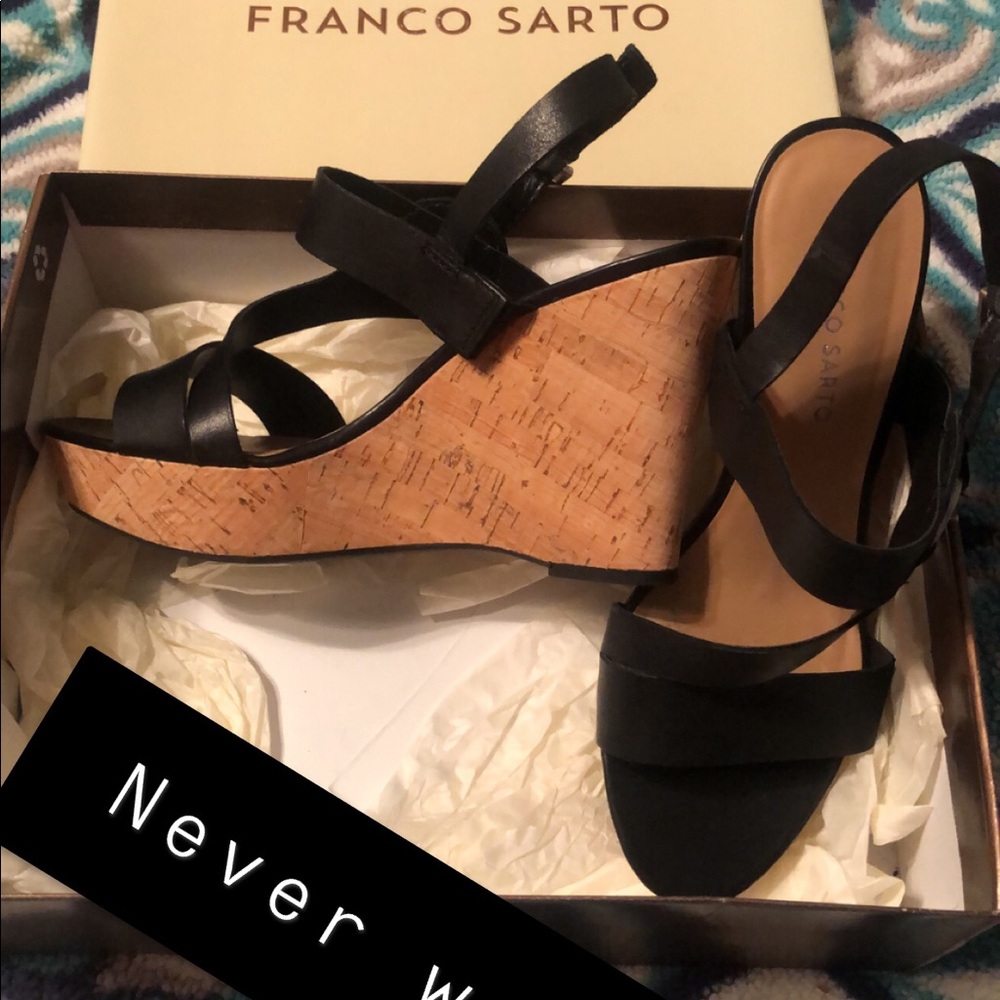 Black wedges size 9 NEVER WORN